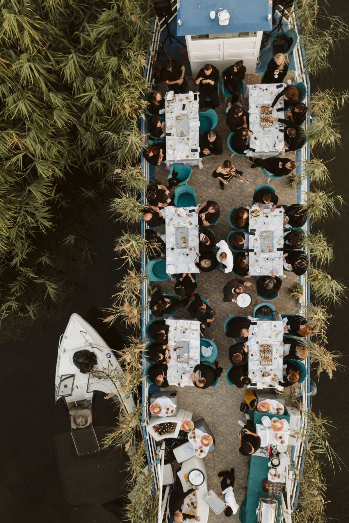 Amsterdam Unique Dining Experiences: Boat Journeys Await